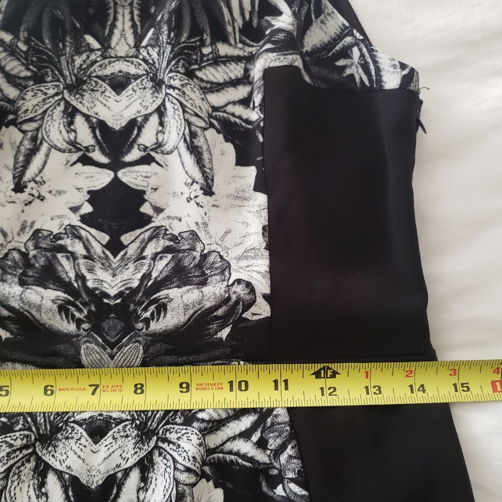 Silence + Noise black and white halter dress size 6 - Picture 8 of 8